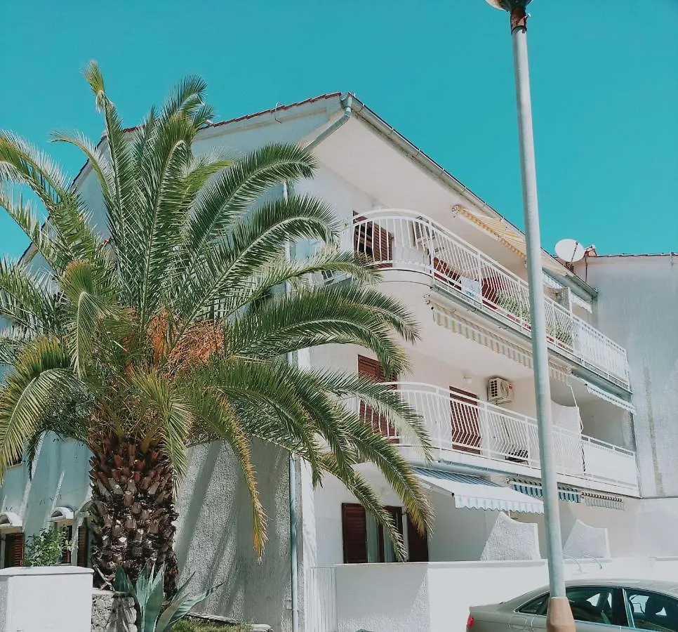 Ciro Apartment With Free Parking